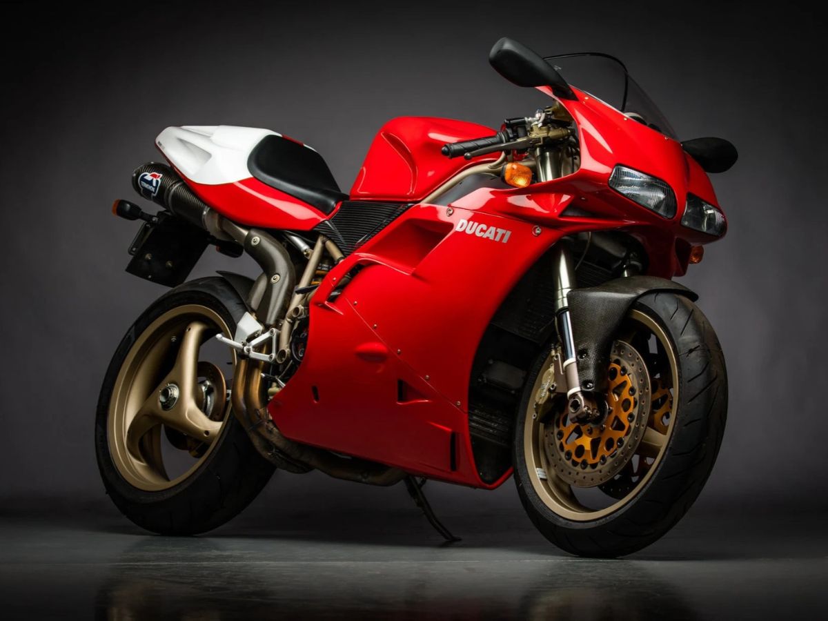 A red Ducati 916 seen from the front three-quarter angle