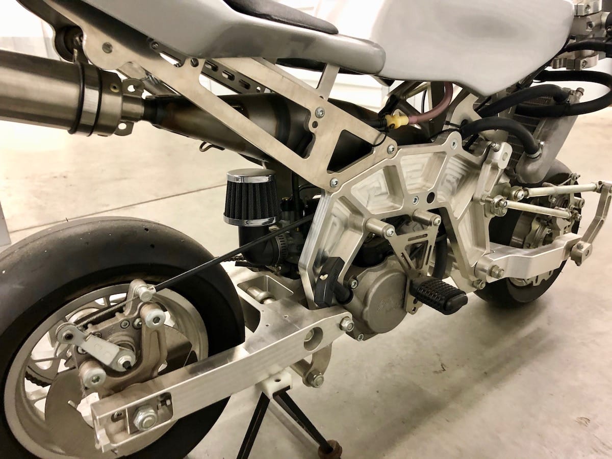 vyrus 50c32t right rear view